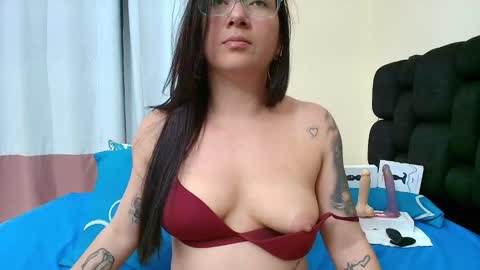 Snapshot of sexyeva_25 chatting on January 22, 2025, 7:45 pm Eva online show from January 22, 2025, 7:45 pm