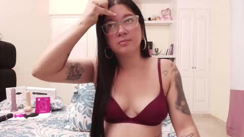 Snapshot of sexyeva_25 chatting on September 23, 2025, 4:26 am Eva online show from September 23, 2025, 4:26 am