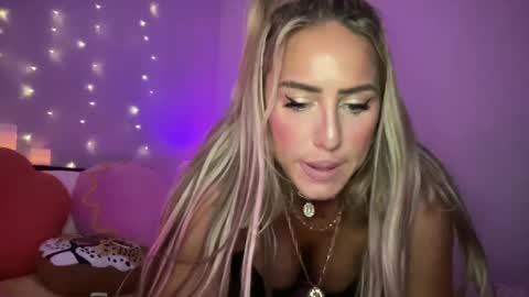 Ashley Love online show from December 22, 2024, 9:11 am