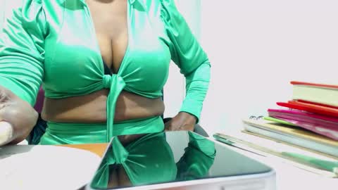 Snapshot of sexyhanny4u chatting on October 26, 2025, 1:55 am sexyhanny4u online show from October 26, 2025, 1:55 am