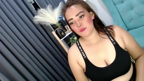 Snapshot of sexyjeanniecuntcums chatting on January 2, 2025, 10:58 am JENNY online show from January 2, 2025, 10:58 am