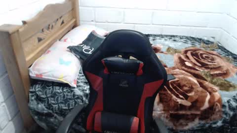 sexyjustin202 online show from March 12, 2025, 10:50 pm