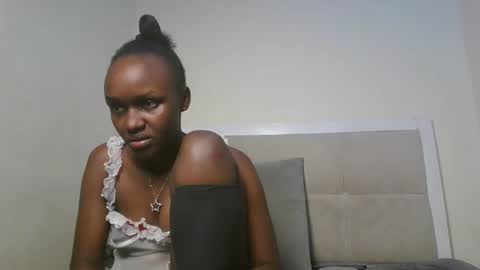 sexykiki18 online show from January 17, 2026, 6:33 pm