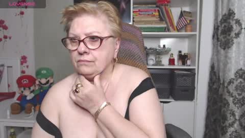 sexylynette4u online show from May 1, 2026, 9:58 am