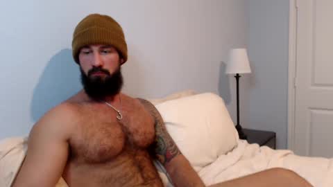 Snapshot of sexymanmk26 chatting on December 27, 2024, 11:31 pm lets go private im ready to play pvt cum online show from December 27, 2024, 11:31 pm