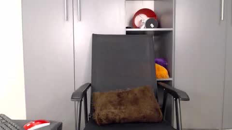 Melina online show from April 21, 2026, 2:01 pm