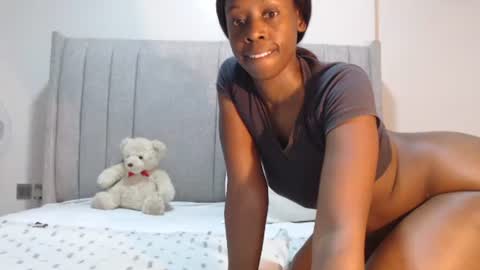 sexymonalisa1 online show from September 15, 2025, 5:02 pm