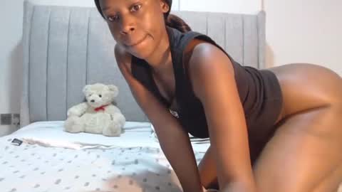 sexymonalisa1 online show from October 1, 2025, 3:12 am