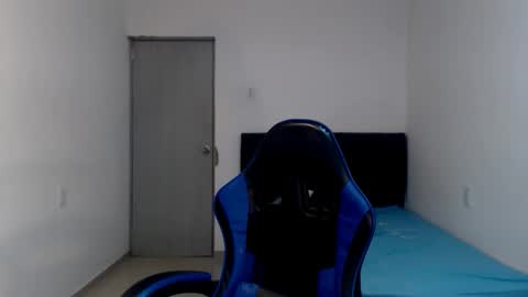 Natalia Duran online show from April 13, 2026, 6:57 pm