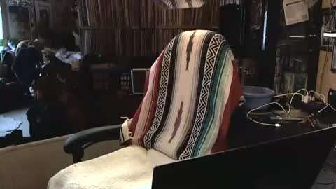 Grizz Lee Bear online show from January 28, 2025, 1:38 pm