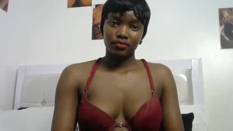 Snapshot of sexypetite_lee chatting on November 2, 2025, 4:59 am Lee online show from November 2, 2025, 4:59 am