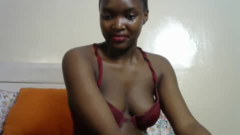 Snapshot of sexypetite_lee chatting on December 2, 2025, 5:02 am Lee online show from December 2, 2025, 5:02 am