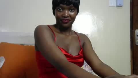 Snapshot of sexypetite_lee chatting on January 6, 2026, 12:47 am Lee online show from January 6, 2026, 12:47 am