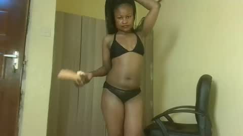 queenivy online show from September 17, 2025, 6:09 pm