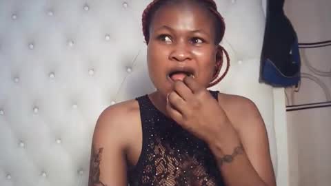 queenivy online show from December 16, 2025, 12:26 am