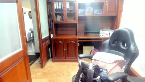 R A C H E L online show from November 8, 2025, 11:43 am