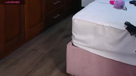 R A C H E L online show from January 9, 2026, 11:57 am