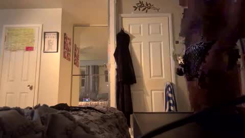 sexyred77713 online show from March 14, 2026, 3:23 am