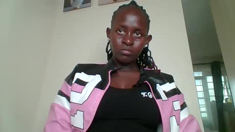 Snapshot of sexyreddebony chatting on December 15, 2024, 10:28 am sexyreddebony online show from December 15, 2024, 10:28 am