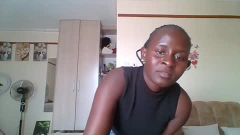 Snapshot of sexyreddebony chatting on February 23, 2025, 11:00 am sexyreddebony online show from February 23, 2025, 11:00 am