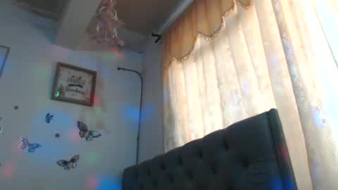 Venus Independent Model online show from September 15, 2025, 5:46 pm