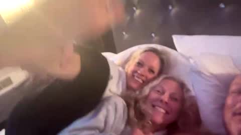 Princess Jackie and Daddy Steve online show from November 16, 2025, 9:48 am