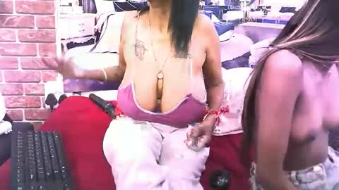 sexyva4u2luv online show from November 25, 2025, 7:19 am