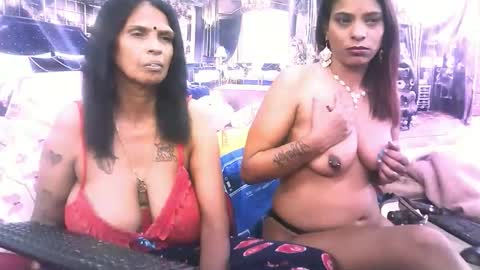 sexyva4u2luv online show from December 18, 2025, 9:54 pm