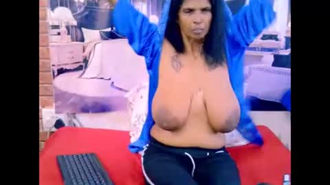 sexyva4u2luv online show from April 14, 2026, 6:58 pm