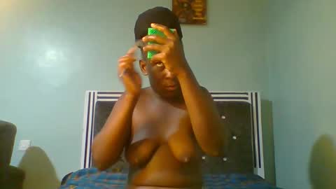 Snapshot of sexyvivy chatting on March 5, 2025, 6:33 am VIVIAN online show from March 5, 2025, 6:33 am