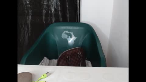 Snapshot of sexyxbunnyxx chatting on November 4, 2025, 8:13 am Blue online show from November 4, 2025, 8:13 am