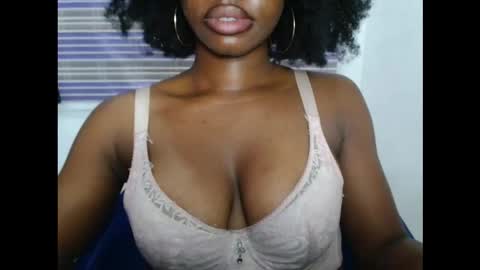 Snapshot of sexyxbunnyxx chatting on February 12, 2026, 12:49 am Blue online show from February 12, 2026, 12:49 am