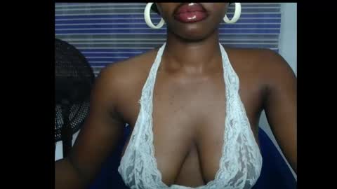 Snapshot of sexyxbunnyxx chatting on February 15, 2026, 7:43 pm Blue online show from February 15, 2026, 7:43 pm