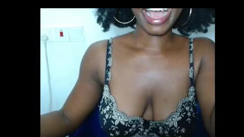 Snapshot of sexyxbunnyxx chatting on February 19, 2026, 9:22 pm Blue online show from February 19, 2026, 9:22 pm
