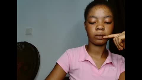 sexyxpeach online show from October 18, 2025, 3:35 pm