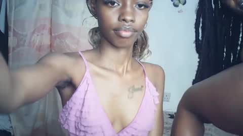 sexyzuriel online show from April 2, 2026, 9:18 am