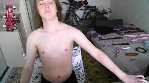 shad0wfemb0y online show from April 1, 2026, 11:22 am