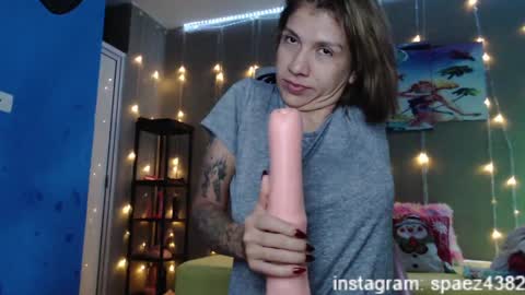 Snapshot of shadia_squirt chatting on December 17, 2024, 8:12 am shadia online show from December 17, 2024, 8:12 am