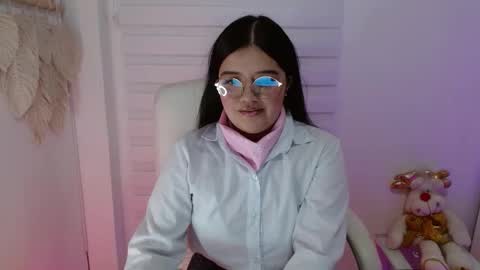         online show from December 3, 2025, 5:11 pm