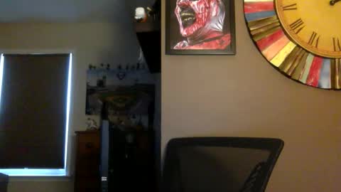 Shady online show from February 18, 2026, 7:54 pm