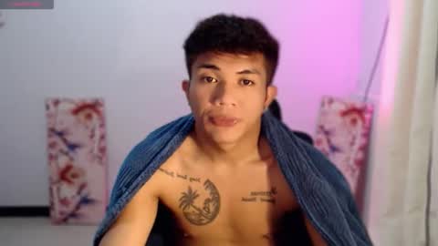 shake_raytow34 online show from May 25, 2026, 11:38 am