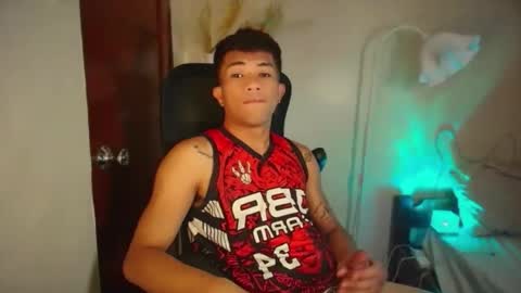 shake_raytow34 online show from June 3, 2026, 4:23 pm