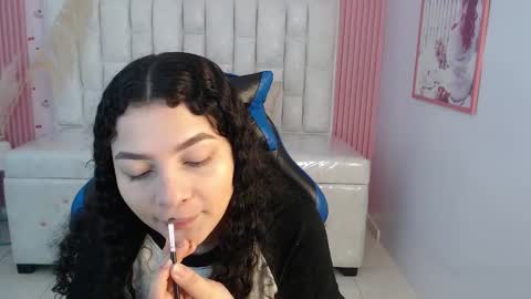 Shalon  online show from November 5, 2025, 1:55 pm