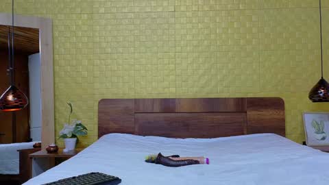 Snapshot of shamira_moore chatting on December 20, 2024, 7:39 pm Catalina online show from December 20, 2024, 7:39 pm