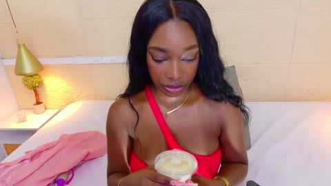 Snapshot of shamira_moore chatting on February 26, 2025, 12:05 am Catalina online show from February 26, 2025, 12:05 am