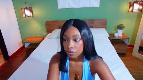 Catalina online show from November 25, 2025, 5:57 pm