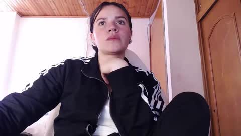 shanel_lozano online show from February 4, 2026, 7:42 pm