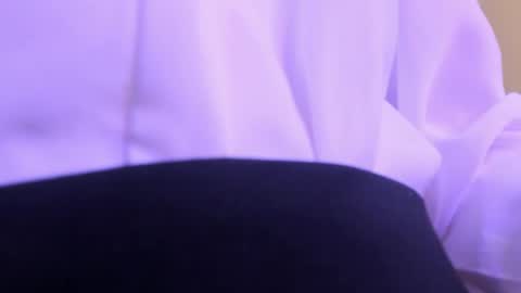 me name is Mia online show from April 16, 2026, 9:39 pm