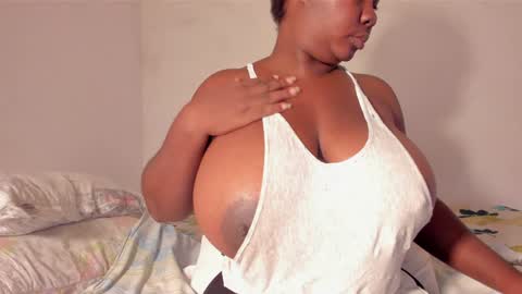 Snapshot of shannick03 chatting on December 28, 2024, 12:04 am shack03 online show from December 28, 2024, 12:04 am