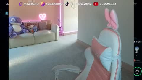 Shanmais online show from September 24, 2025, 4:32 pm